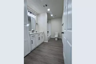 319 E South Street, Alvin, TX 77511 - Photo 7