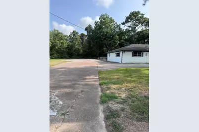 319 E South Street, Alvin, TX 77511 - Photo 13