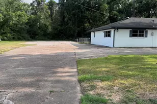 319 E South St, Alvin, TX 77511 - Photo 13