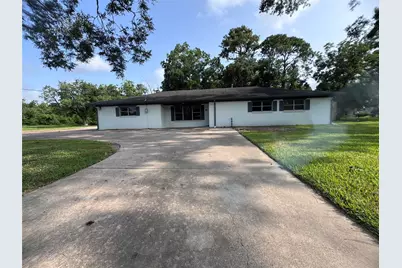 319 E South Street, Alvin, TX 77511 - Photo 1