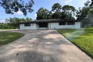 319 E South St, Alvin, TX 77511 - Photo 1