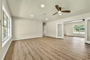 319 E South St, Alvin, TX 77511 - Photo 9