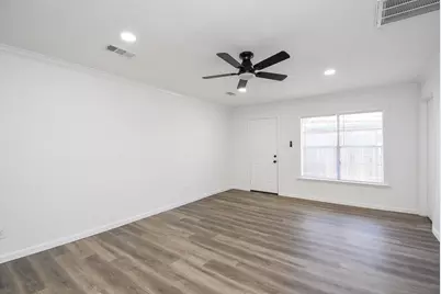 514 Peach Spring Drive, Houston, TX 77037 - Photo 9