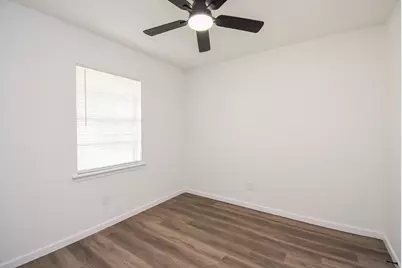514 Peach Spring Drive, Houston, TX 77037 - Photo 25