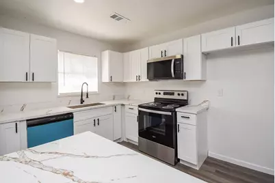 514 Peach Spring Drive, Houston, TX 77037 - Photo 7