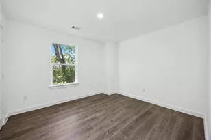 1056 North Ln, Houston, TX 77088 - Photo 9