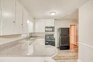 1610 13th Ave N, Texas City, TX 77590 - Photo 9