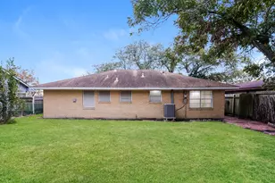 1610 13th Ave N, Texas City, TX 77590 - Photo 17
