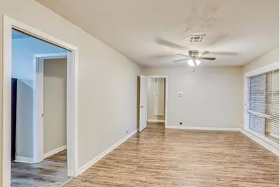 1610 13th Avenue N, Texas City, TX 77590 - Photo 5