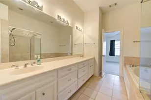 2710 Hullsmith Dr, Houston, TX 77063 - Photo 29