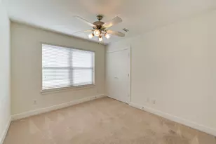 2710 Hullsmith Dr, Houston, TX 77063 - Photo 21