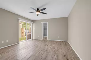 11827 Brook Meadows Ln, Meadows Place, TX 77477 - Photo 3