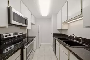 7950 N Stadium Dr, Houston, TX 77030 - Photo 3