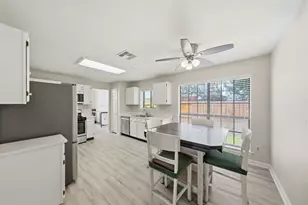 2009 Reef Dr, League City, TX 77573 - Photo 11