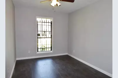 12902 Southspring Drive, Houston, TX 77047 - Photo 15