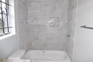 12902 Southspring Dr, Houston, TX 77047 - Photo 13