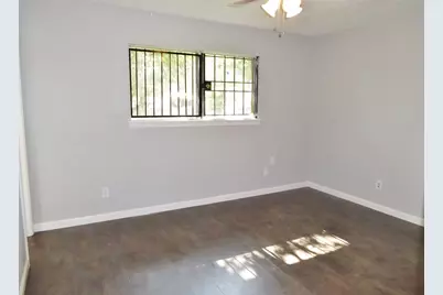 12902 Southspring Drive, Houston, TX 77047 - Photo 11