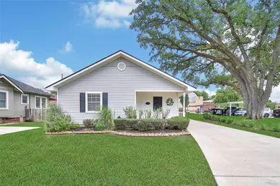 307 Lawrence Street, Tomball, TX 77375 - Photo 1