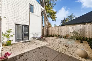 1919 Missouri St, Houston, TX 77019 - Photo 29