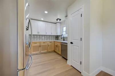 10318 Sageberry Drive, Houston, TX 77089 - Photo 19