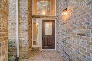 302 Trillium Dr, Sugar Land, TX 77479 - Photo 3