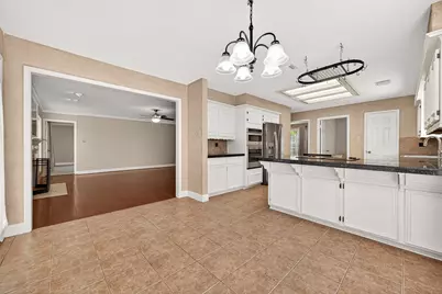 4506 Warwick Drive, Sugar Land, TX 77479 - Photo 11