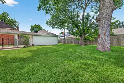 4506 Warwick Drive, Sugar Land, TX 77479 - Photo 31