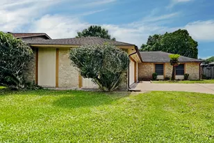2818 Mayflower Landing Ct, Webster, TX 77598 - Photo 1