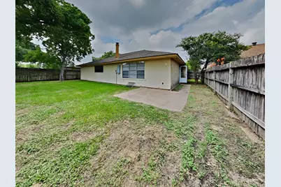 2818 Mayflower Landing Court, Webster, TX 77598 - Photo 11