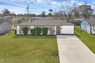 2126 Hillshire Dr, Deer Park, TX 77536 - Photo 1