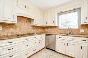1015 Kanah Ln, Houston, TX 77090 - Photo 9