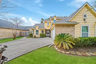 11510 Pagoda Dr, Houston, TX 77477 - Photo 1