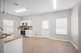 13003 Kingston Point Ln, Houston, TX 77047 - Photo 11