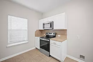 13003 Kingston Point Ln, Houston, TX 77047 - Photo 15