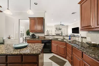 1470 Sherwood Park Circle, Houston, TX 77043 - Photo 33