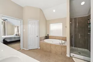 1470 Sherwood Park Cir, Houston, TX 77043 - Photo 45