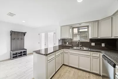 1077 Country Place Drive #1077, Houston, TX 77079 - Photo 11