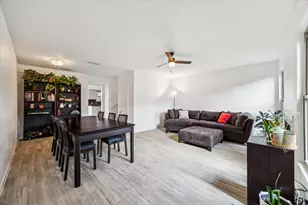 1077 Country Pl Dr, Houston, TX 77079 - Photo 7