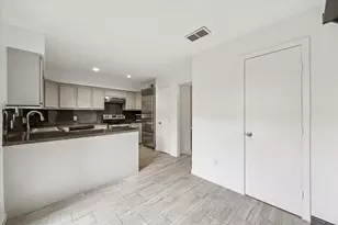 1077 Country Pl Dr, Houston, TX 77079 - Photo 5