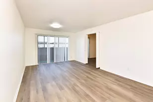 3035 Walnut Bend Ln, Houston, TX 77042 - Photo 5