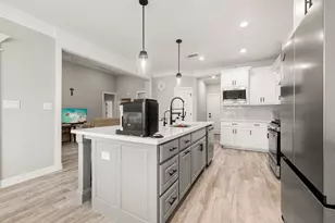 8135 Birkdale Dr, Beaumont, TX 77707 - Photo 9
