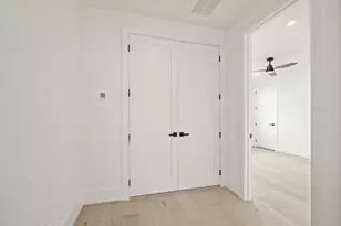 319 N Nagle St, Houston, TX 77003 - Photo 37