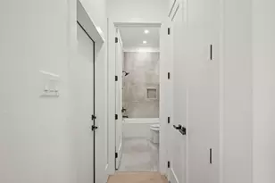 319 N Nagle St, Houston, TX 77003 - Photo 41