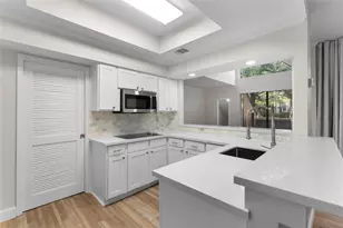 336 Litchfield Ln, Houston, TX 77024 - Photo 3