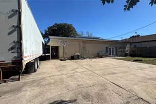 811 N Travis St, Liberty, TX 77575 - Photo 27