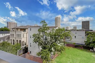 1402 Eberhard St, Houston, TX 77019 - Photo 1