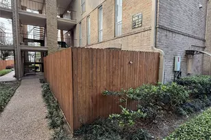 4645 Wild Indigo St, Houston, TX 77027 - Photo 5