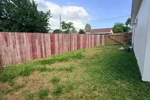 408 Miriam Ave, Baytown, TX 77520 - Photo 13