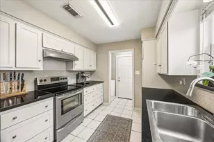 807 W Galveston St, League City, TX 77573 - Photo 13