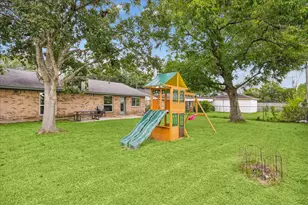 807 W Galveston St, League City, TX 77573 - Photo 27